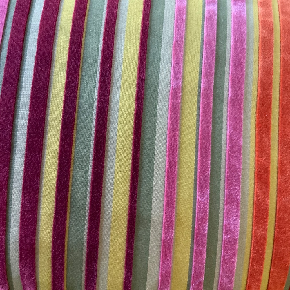 BEAUTIFUL RARE Vintage MacKenzie Childs Round Velvet Pillow with Bow Ribbon Ties - Picture 9 of 12